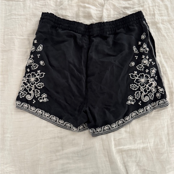 Johnny Was Tempest Blouse and Shorts Set - Picture 11 of 13